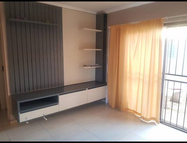 2 BEDROOM PROPERTY TO RENT IN GREEN HILLS